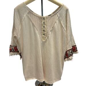 Women's Gimmicks by BKE Wide Neck 3/4 Bell Sleeves Embroidered Top, Medium, EUC
